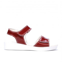 Dětské sandály 532 lak bordo