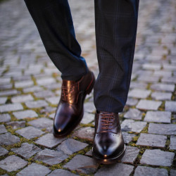 Elegantní boty pro mládež 381 na palubě