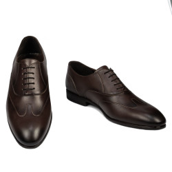 Elegantní pánské boty 964 a káva