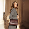 Dámská ramenní taška 040g black cherry lifestyle